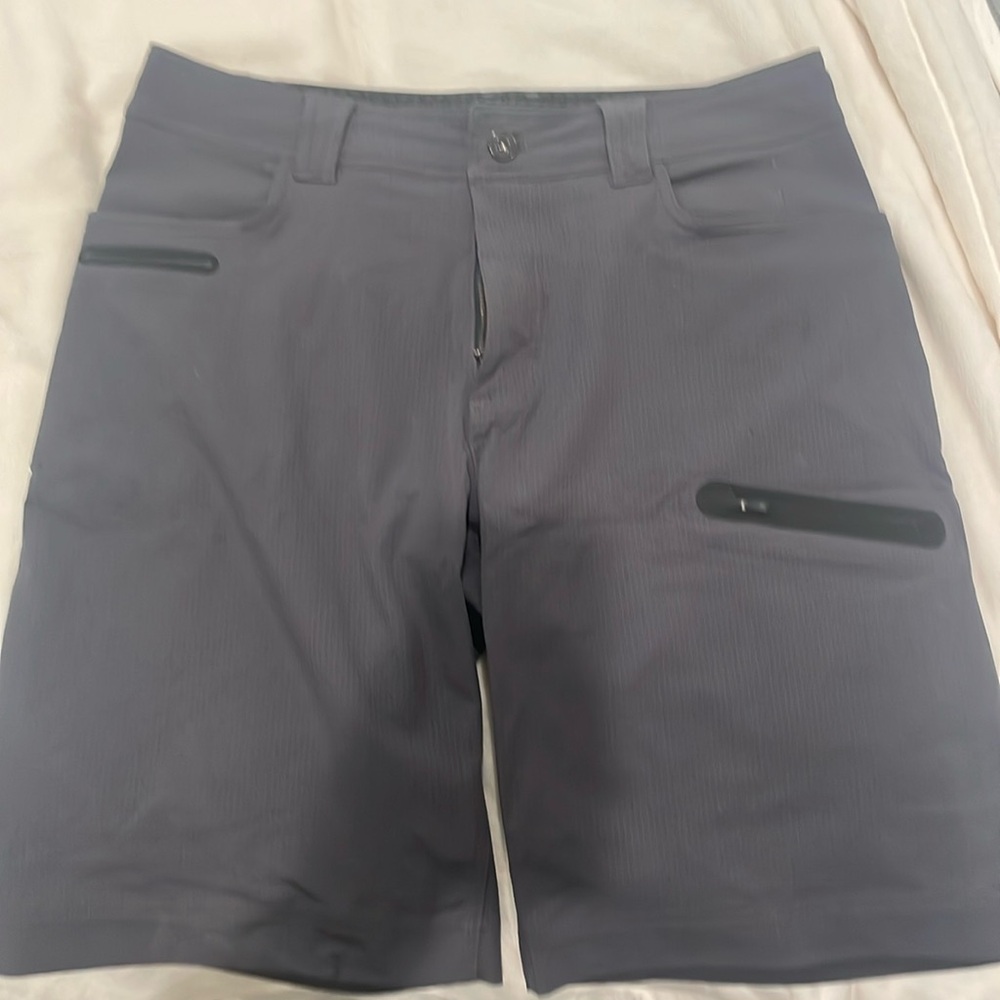 Lululemon trainer short. Size 36